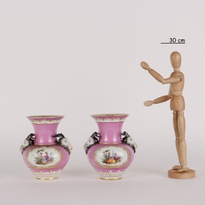 Antiquitäten, Vase, antike Vasen, antike Vase, antike italienische Vase, antike Vase, klassizistische Vase, Vase aus dem 19. Jahrhundert, Paar Berliner Porzellanvasen