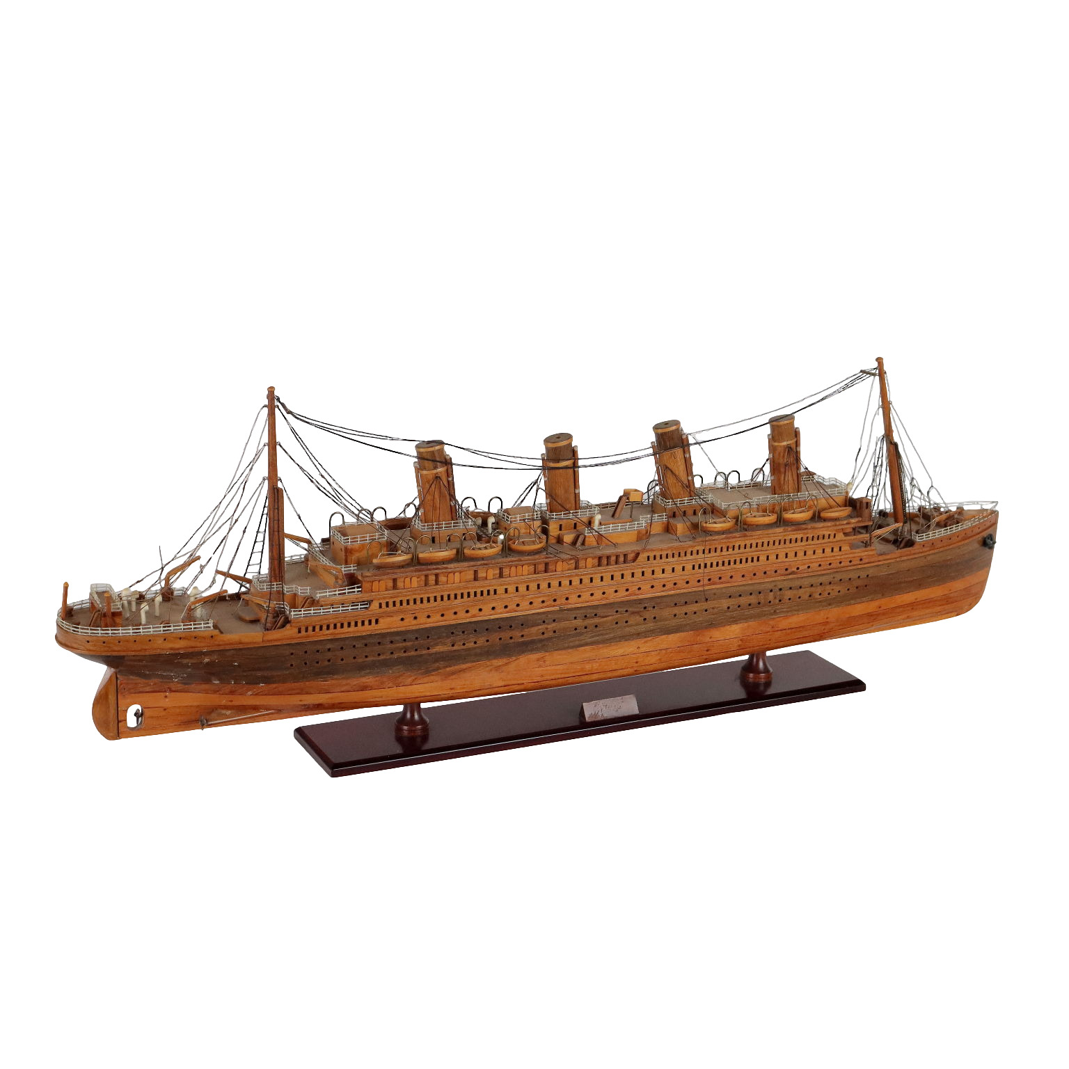 MAQUETA DE BARCO, En madera tallada y tela.