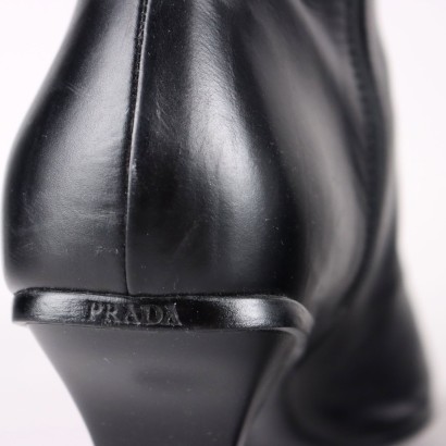 Prada Bottes noires avec sangle