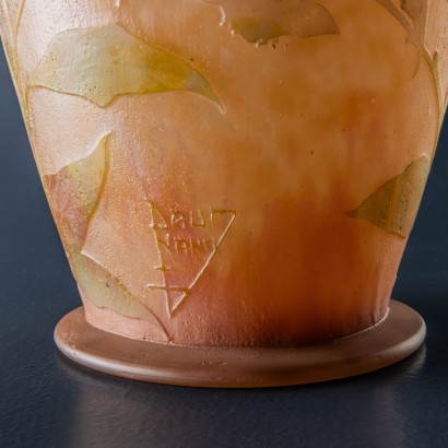 Daum-Vase, Vase mit Daum-Blumendekoration