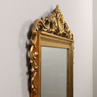 Miroir sculpté et doré