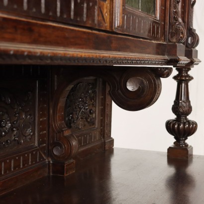 Doppelkorpus-Sideboard im Neorenaissance-Stil