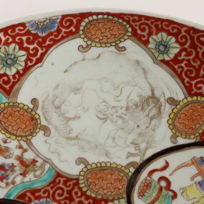 Assiette Kutani en porcelaine et émail P