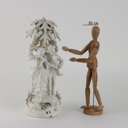 Groupe sculptural dans la manufacture de porcelaine