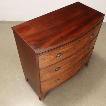 English George III chest of drawers