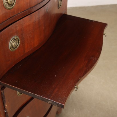 Petite commode-bureau de style