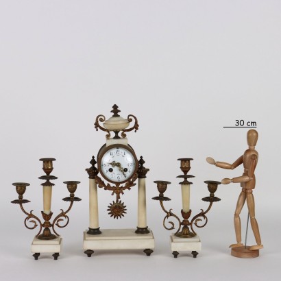 Horloge Triptyque en Bronze et Bi Marbre