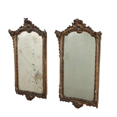 Paire de Miroirs Baroques Anciens en Bois Doré du XVIIIe Siècle