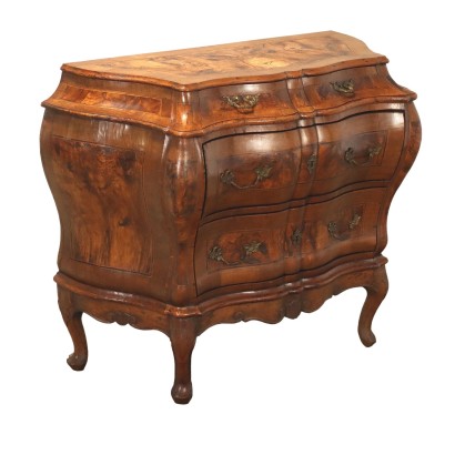 Petite commode de style baroque