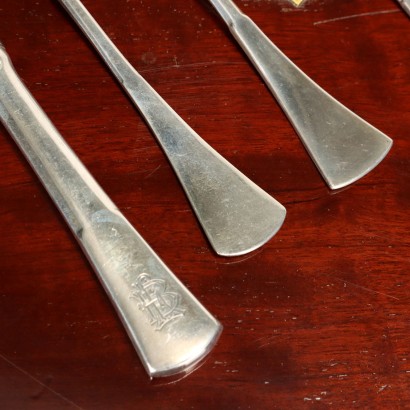 English Silver Cutlery Service co, Servicio de cubiertos de plata con gabinete