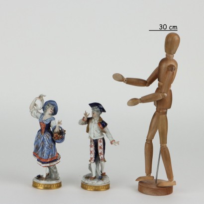 Pareja de figuras de porcelana Capodim.