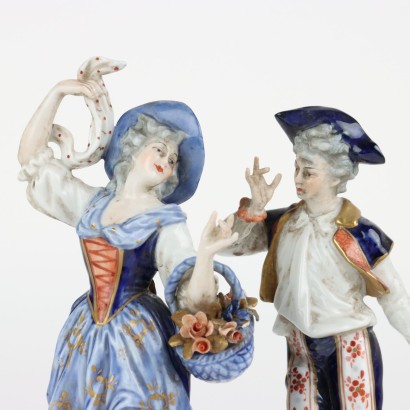 Pareja de figuras de porcelana Capodim.