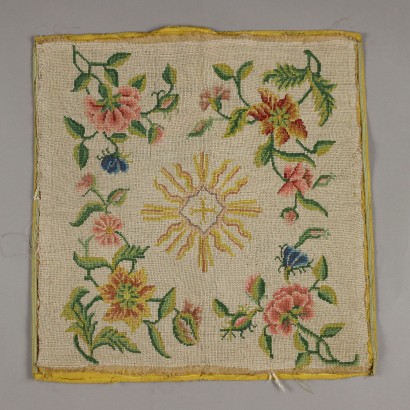 Antiker Wandteppich aus Satin Blumen Italien 56 x 54 cm