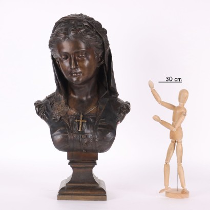 Busto di Giovane Donna In Bronzo